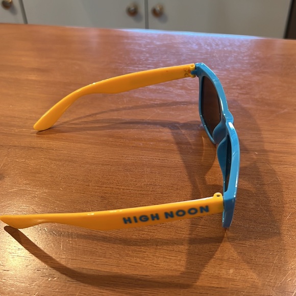 Unisex High Noon Sunglasses - Picture 2 of 6